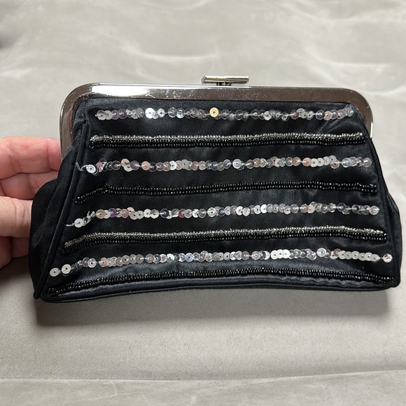 Super Cute GAP Black Clutch Purse with  Silver Sequins, Metal top & closure - Picture 1 of 8